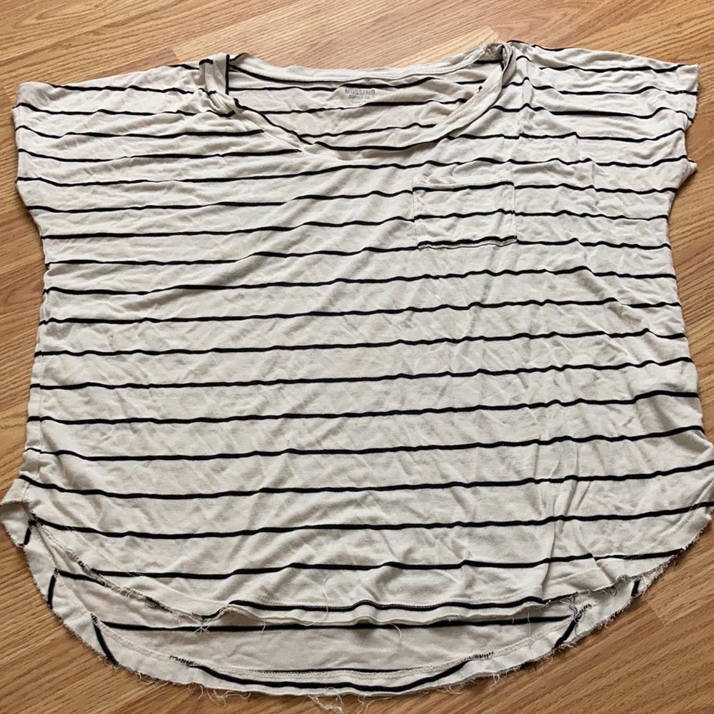 Mossimo tshirt